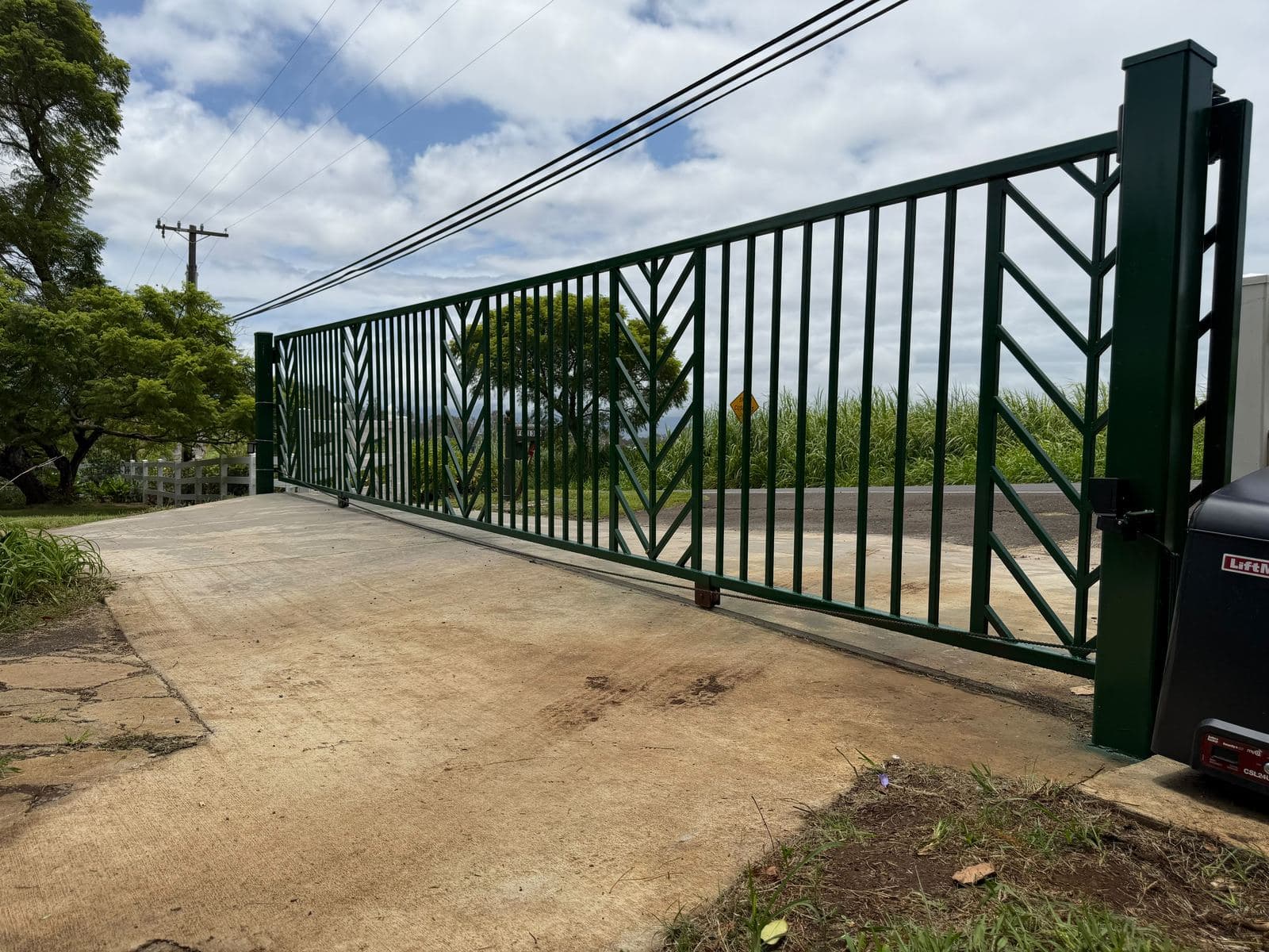 Chevron Pattern Steel Gate — Maui